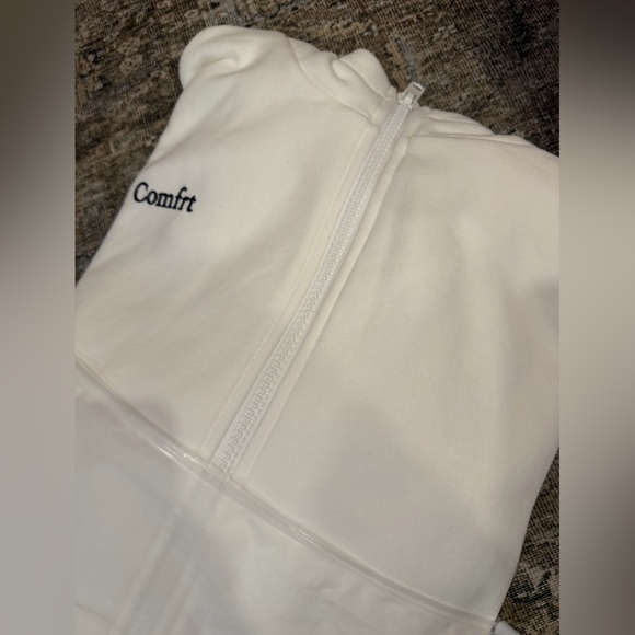 Comfrt Cloud Zip Up Hoodie Snow White Size Medium NWT - Picture 6 of 7